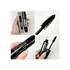 ریمل یورن مدل Extreme Super Lash؛ مژه هایی پرپشت و بلند